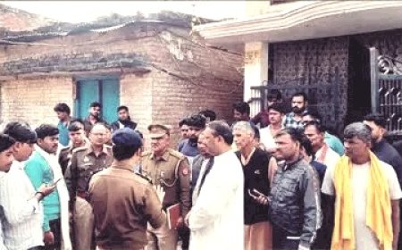 बलिया में दोस्तों के साथ पार्टी में गए एक युवक का शव एक खाली घर में मिला, जिससे हत्या का शक पैदा हो गया