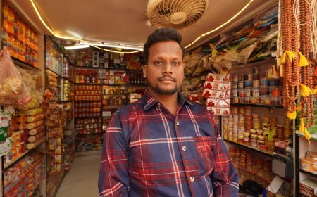 UP News: भक्तों की बढ़ती संख्या के कारण छोटी कंपनियों की किस्मत बदल गई है, और अयोध्या समृद्धि का एक नया प्रतीक बनकर उभरा है