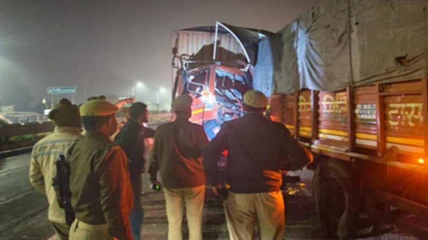 UP Road Accident: बलिया में एक ट्रेलर ने पांच लोगों को कुचल दिया, जिसमें दो की मौत हो गई और शादी वाले घर में मातम छा गया, जिसमें तीन लोगों की हालत गंभीर है