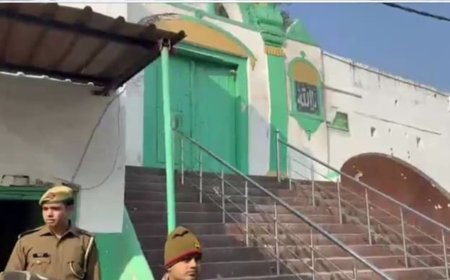 संभल में 6 दिसंबर को क्या शुरू हुआ... सत्यव्रत पुलिस चौकी और मस्जिद के मेन गेट के बीच हो रही गतिविधियों को देखिए