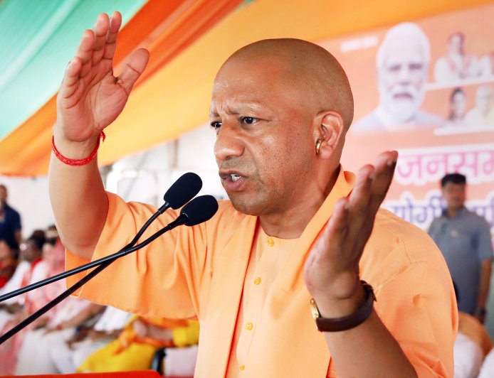 योगी सरकार ने कोडीन के गलत इस्तेमाल के लिए 128 कंपनियों के खिलाफ फॉर्मल शिकायत दर्ज की और गैर-कानूनी नशीले पदार्थों पर बड़ी कार्रवाई शुरू की